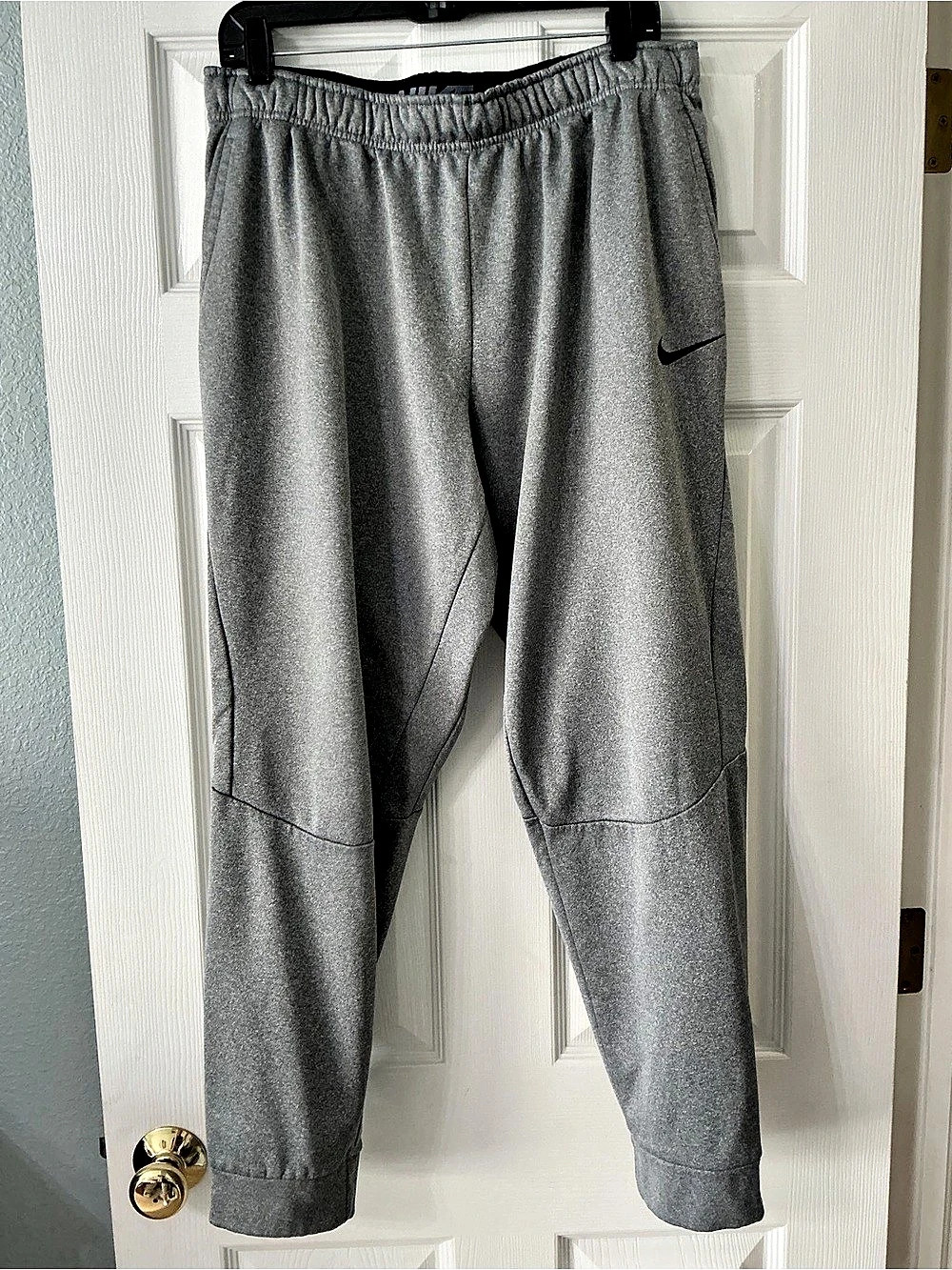 Nike Swoosh Men's Dri-FIT Fleece Lined Joggers Gray XL